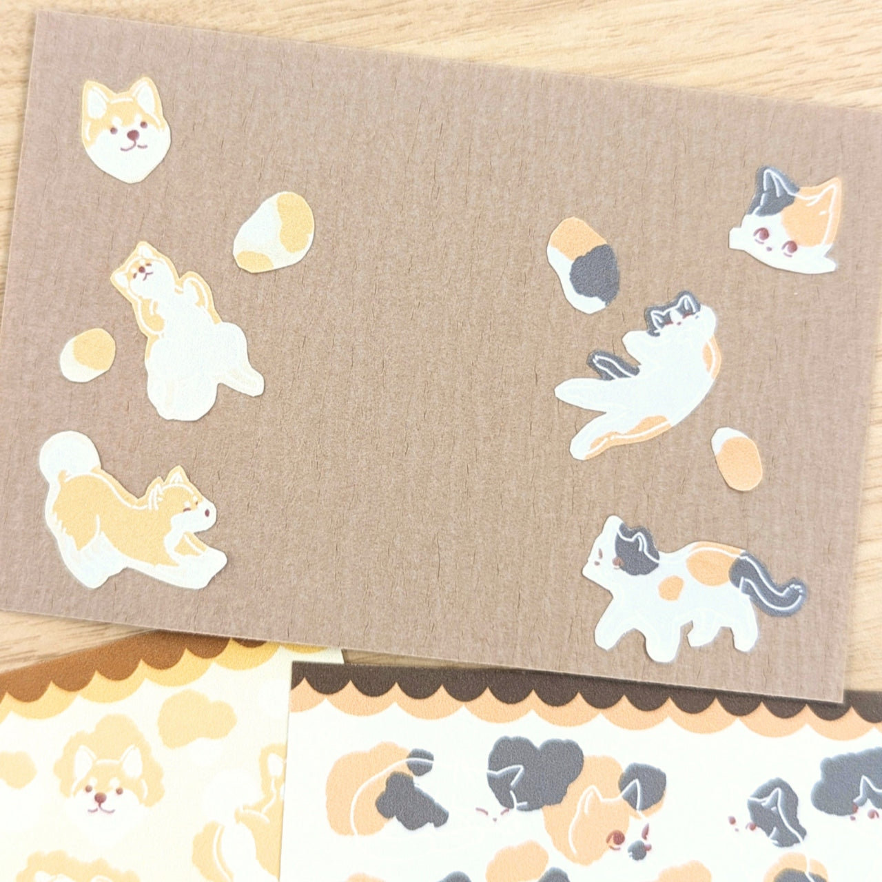 吉田次作商店 動物躲貓貓貼紙 三花貓/柴犬